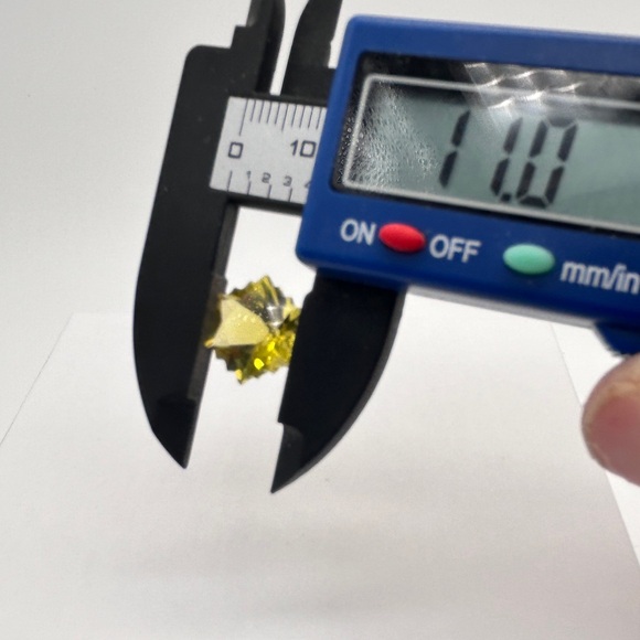 Unique Sunburst Lemon Quartz Loose Stone - Picture 3 of 4